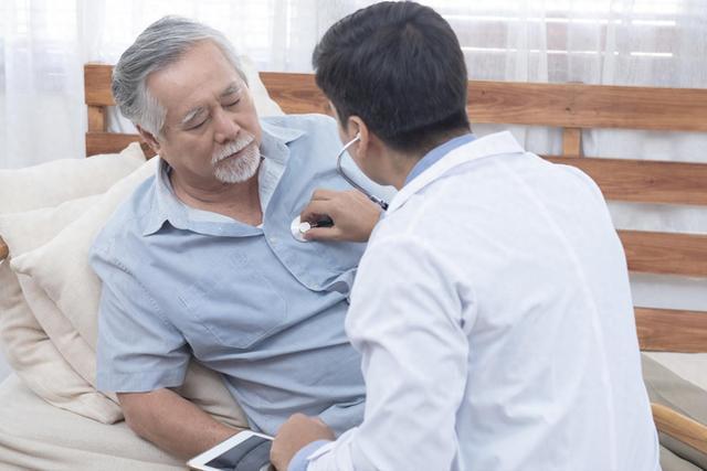 普通发热不建议自行服用奥司他韦 医生：服用奥司他韦的人，身体出现4种症状必须停药