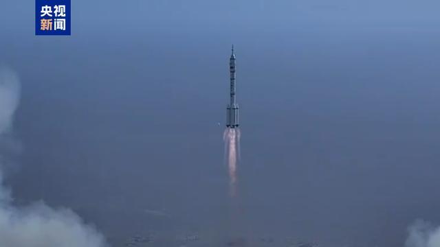 满载货物上行,神舟二十二号飞船发射升空!接力空间站任务