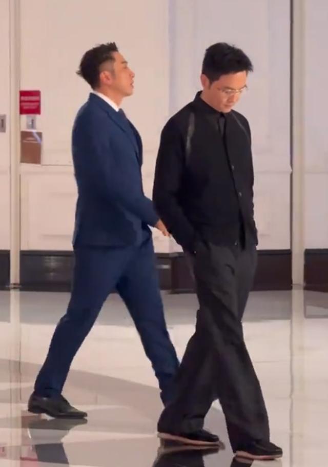 网友偶遇张智霖吴卓羲 54岁张智霖状态引热议