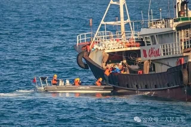 情況危急，請求軍艦援助！船員受傷急需救助