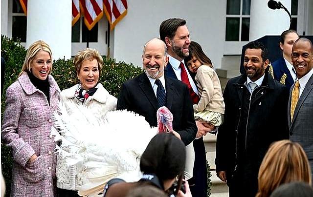 特朗普提名的FBI局长深受质疑 滥用职权引发争议