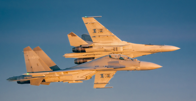 央视曝歼10C曾“斩落”歼16和苏35 三连冠彰显实力