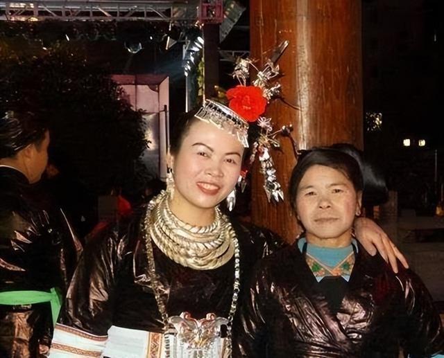 老版1元人民币上的女孩是她 从贫困到希望的转变