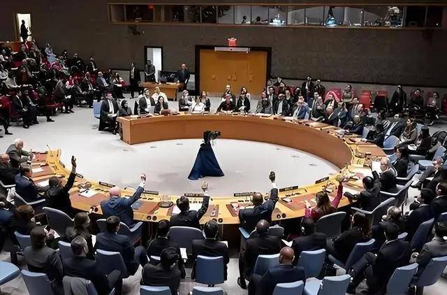 日本抗议中国战机照射自卫队飞机 危险行为引发争议