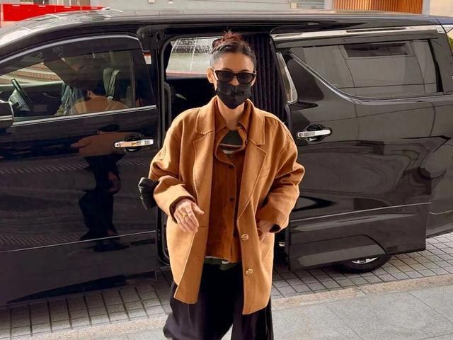 张柏芝被索赔法庭上情绪失控