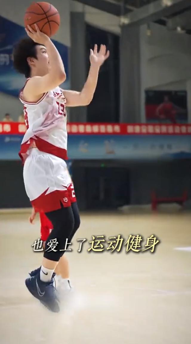 王艷曬兒子近照 19歲球球變化大