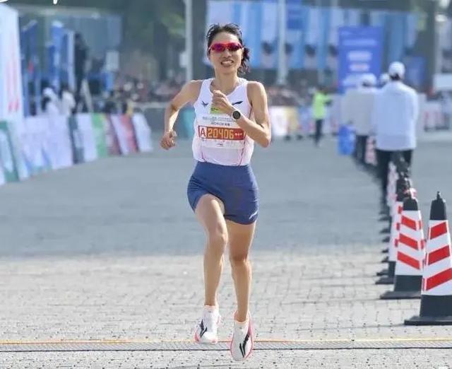 “最快女護(hù)士”張水華清空賬號(hào) 或?qū)⑷毕V蓠R拉松