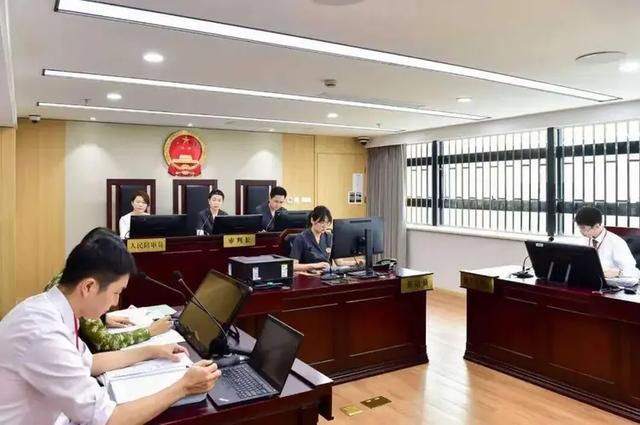 海底捞小便事件详情披露,两未成年男生往火锅小便,家长被判赔220万 未成年人侵权引发商誉危机