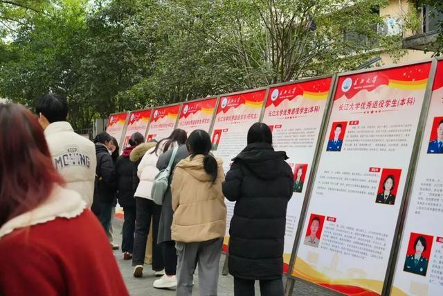 征兵宣传进校园点燃学子从军报国热情 政策解读与榜样引领