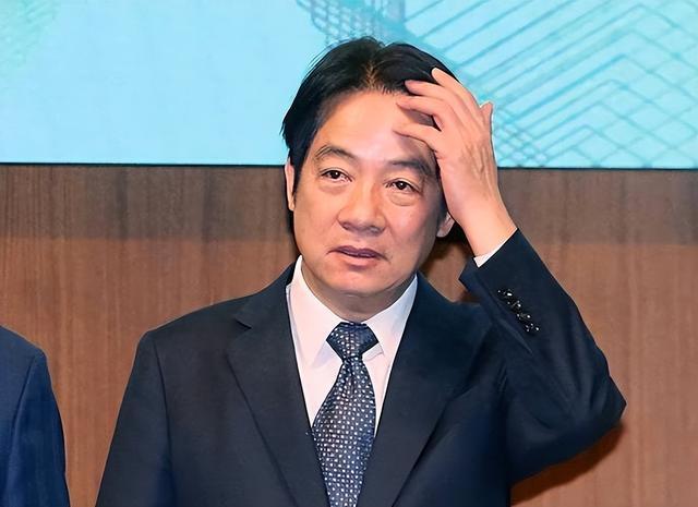 海军052D型导弹驱逐舰又上新 凌晨3点压向台舰