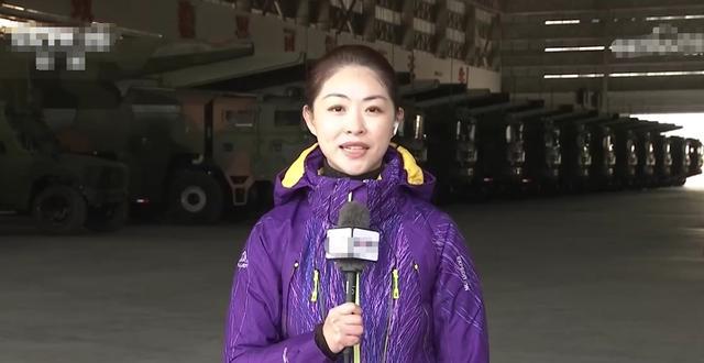 中国突然亮出大量东风17释放何信号 罕见曝光引发关注