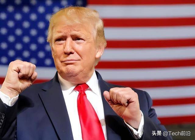 特朗普模仿举重动作嘲讽跨性别运动员 引发舆论热议