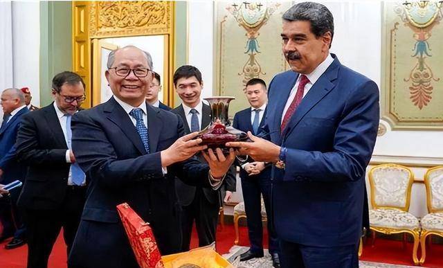 学者:特朗普把美国往绝路上带 单边冒险透支国力