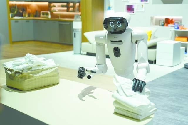 中国AI企业拉高国际能见度 机器东说念主展区成焦点