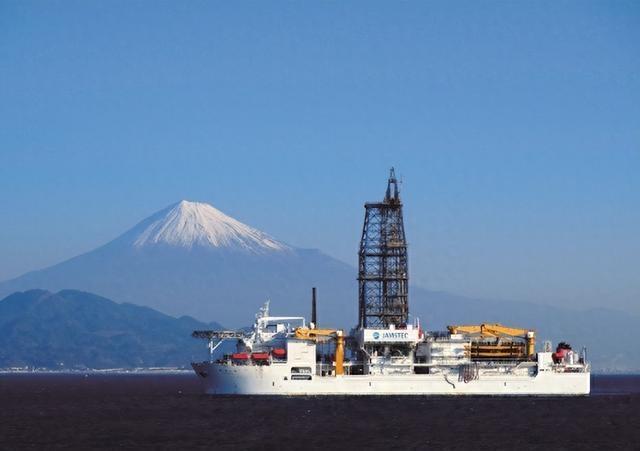 日媒曝中国要求日企提交更详尽材料 稀土出口受限引发连锁反应