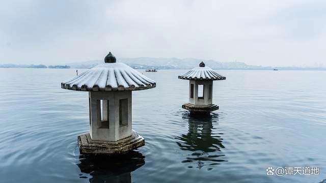 杭州西湖现“断桥残雪” 大寒雪景好意思如画