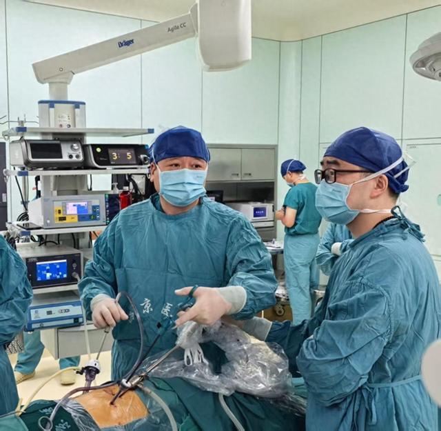 手术成功!妻子跨越血型障碍捐肾救夫