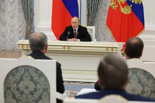 冯德莱恩对俄掀桌子是什么计 欧盟硬气背后的风险与代价