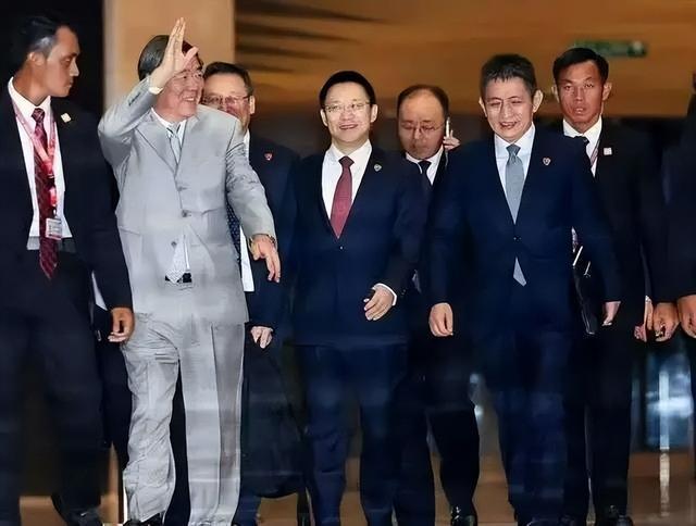 3个月狂买1200万吨!中国提前交卷,特朗普坐不住,下令急赴北京 大豆采购背后的博弈