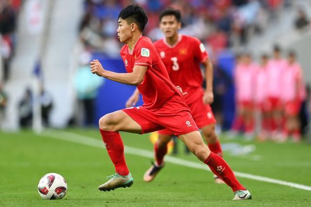 越南21岁阮庭北带伤6场4球2助