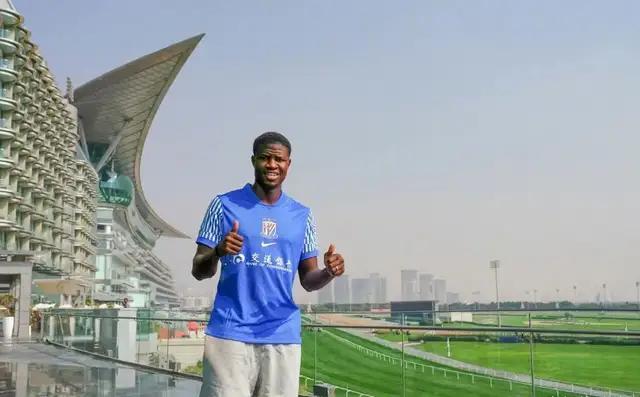 中超上海申花5-3大连英博 精彩对决点燃赛季序幕