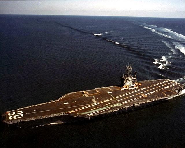 美国尼米兹号航母退役途中被迫加班 海上传奇谢幕