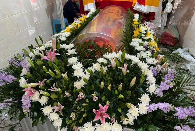 78岁老人离世天空群鹤盘旋半小时 仙鹤送别温暖人心