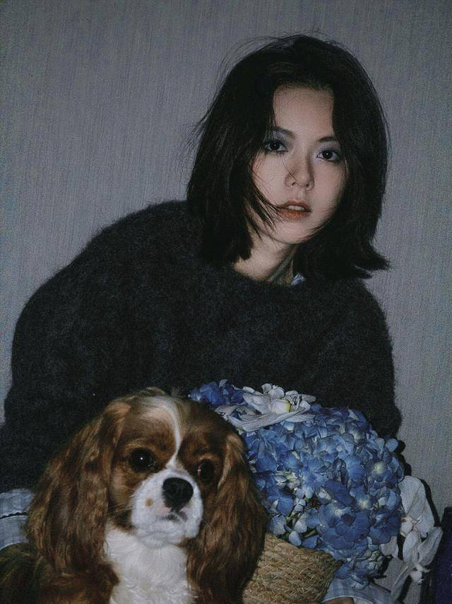 赵今麦没有技巧全是美丽 手搓烟熏妆惊艳全网