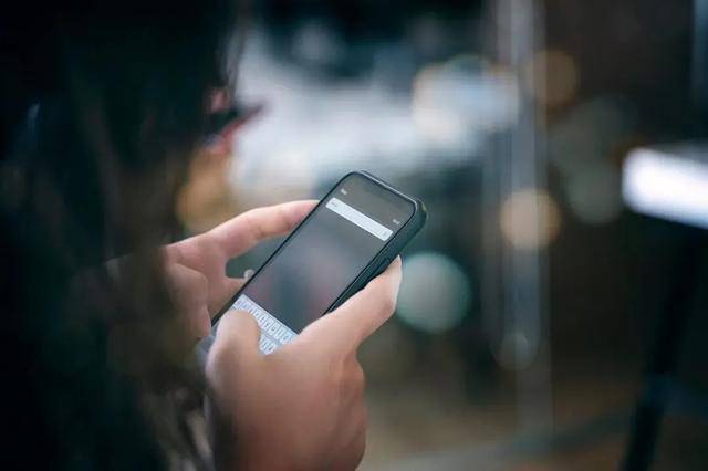 小小内存条压弯了手机厂的腰