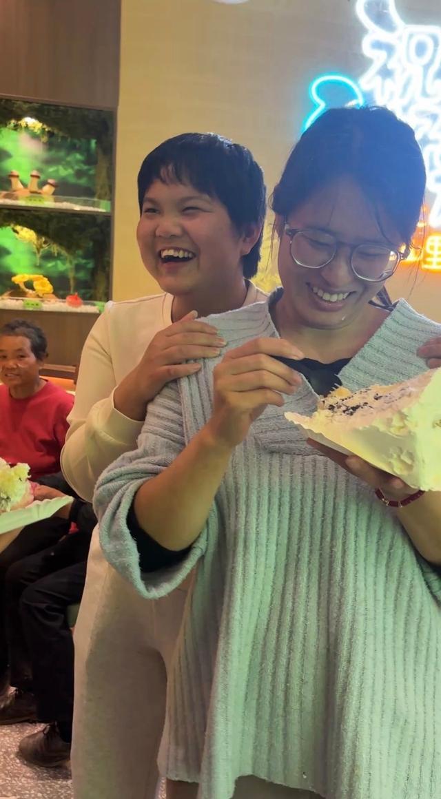 地铁吐血女孩已收到40余万捐款 爱心汇聚希望