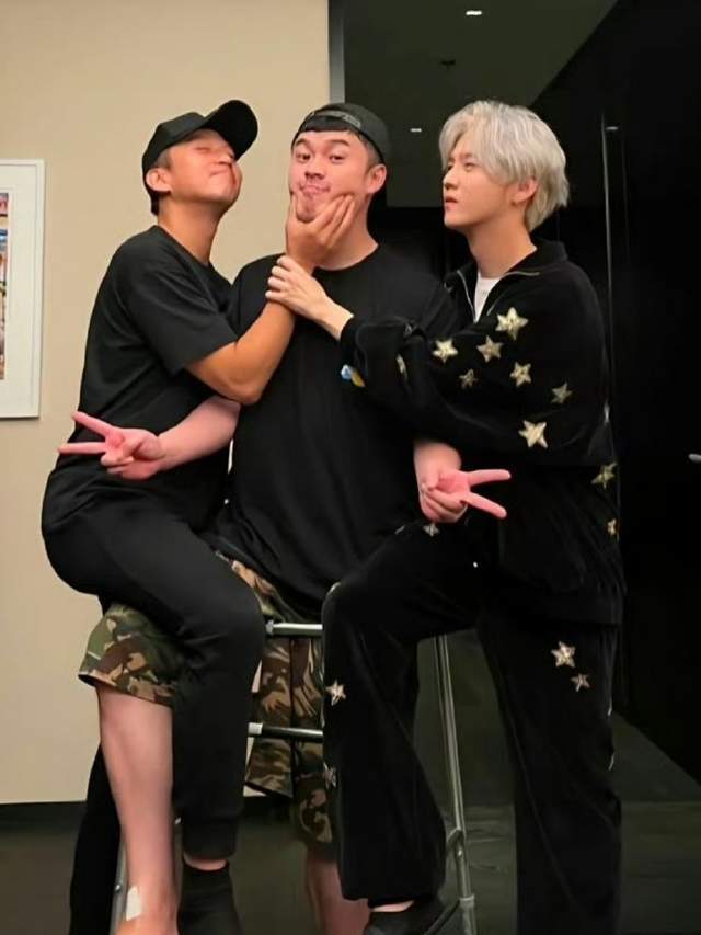 邓超称4月4日五哈播不赫然 愚东谈主节打趣激勉热议