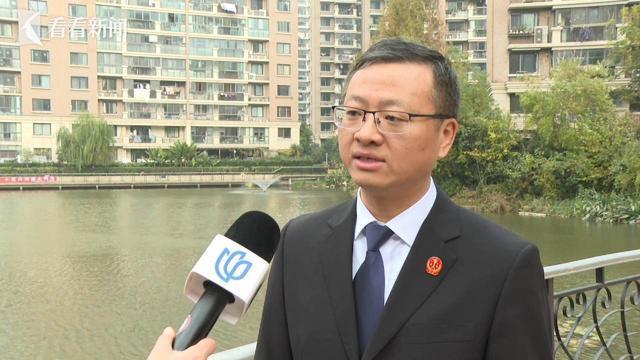 百户烂尾楼业主等了7年终拿房产证 七年等待终圆安居梦