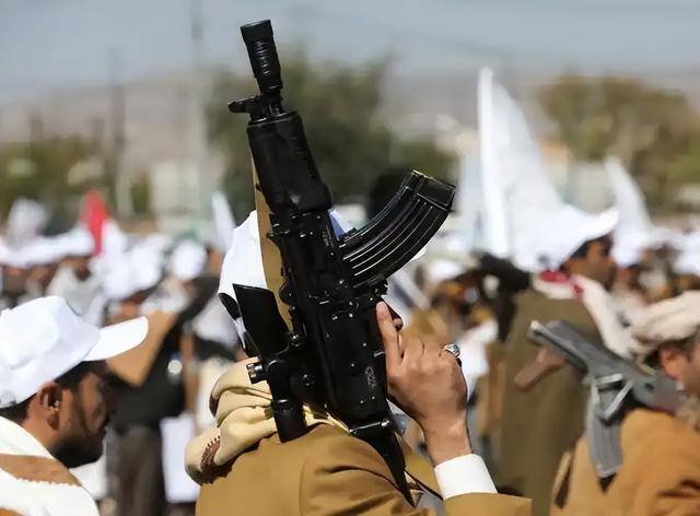 第一个准备下场参战的中东强国已经挨打 胡塞武装遭密集空袭