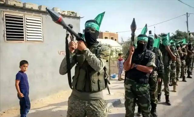 第一个准备下场参战的中东强国已经挨打 胡塞武装遭密集空袭