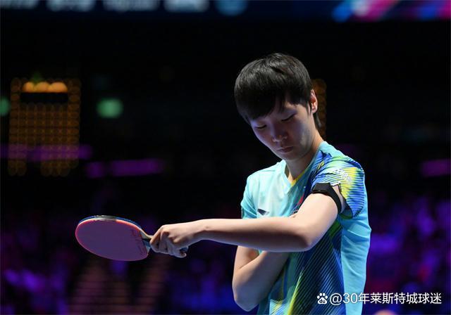 王曼昱申裕斌都更换球衣