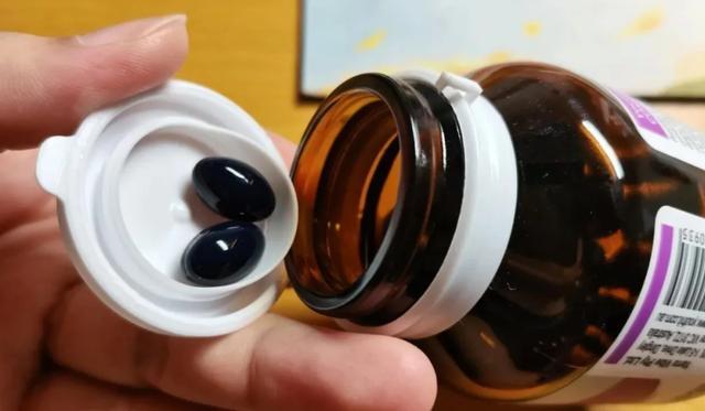 优思益事件全链条造假责任都在哪 假洋牌背后的信任危机