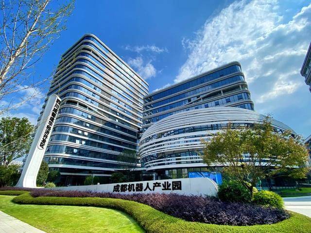 成都首家5000亿市值上市公司诞生 新易盛股价创历史新高