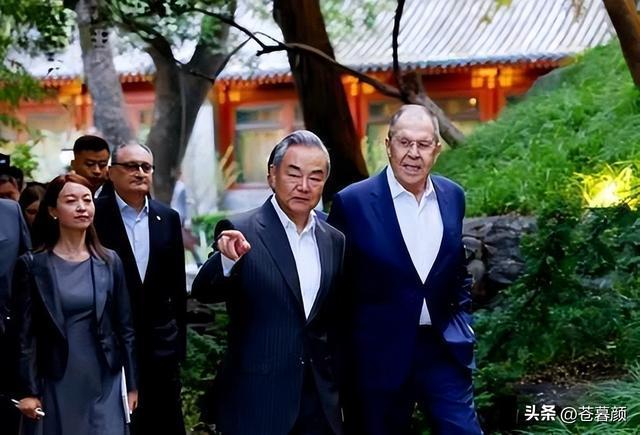 俄外长访华不到12小时 特朗普服软 中东局势牵动全球