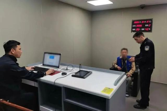 男子半夜拨47次110被拘 家庭教育闹剧收场