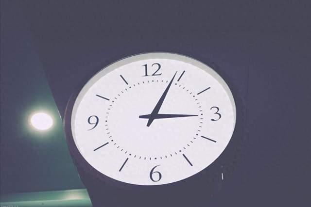 一到半夜就频繁醒,医生提醒:一般暗示2种问题,别大意 可能是身体信号