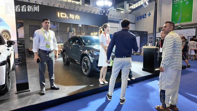 “巴铁”硬核表白：中国强我们就强 中巴友谊见证75年