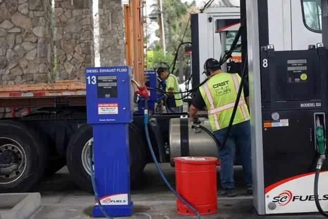 国际油价继续飙升，再上涨超5美元