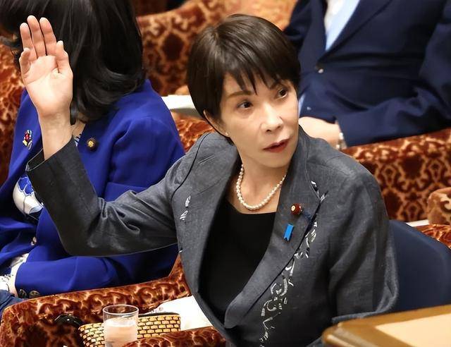王牌坦克炸膛痛击自己人，高市无视连出阴招，悲剧或将继续上演