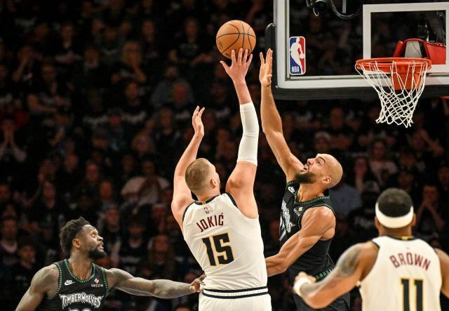 戈贝尔扮演约基奇最大克星 封锁现役最强球员