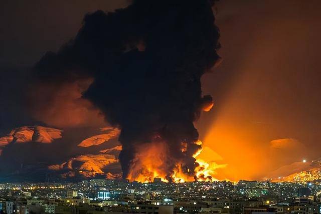 特朗普警告伊朗石油生产将爆炸 三天内或爆发危机