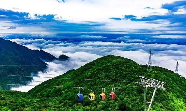 年轻人“反向旅行”挤爆县城 性价比成新宠