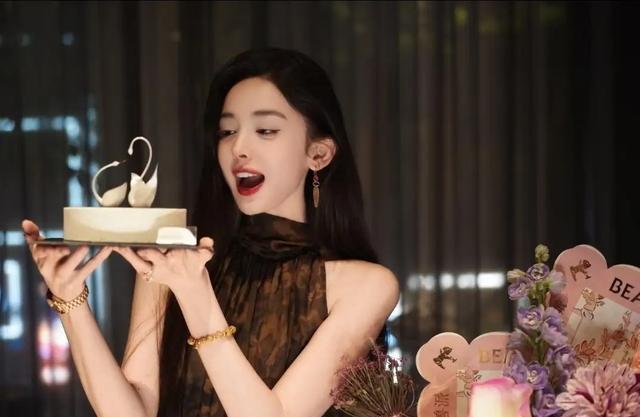 娜扎硬控姆妈一又友圈 母女同框好意思如画
