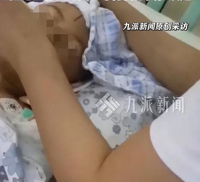 7岁男童掉入小区7米深竖井