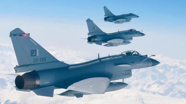 巴空军两架新歼-10CE现身意味什么 引发印巴舆论热议