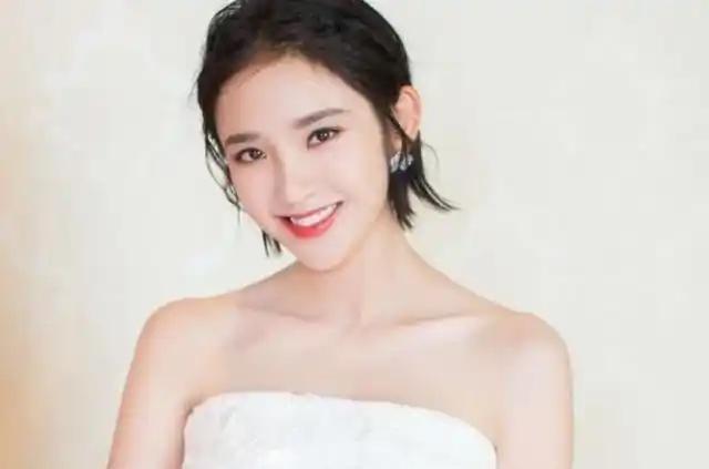 唐艺昕 这下妆卸干净了 9年妆容神同步